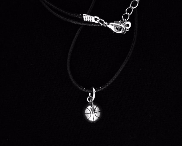 Bestel de Zwarte basketbalketting armband